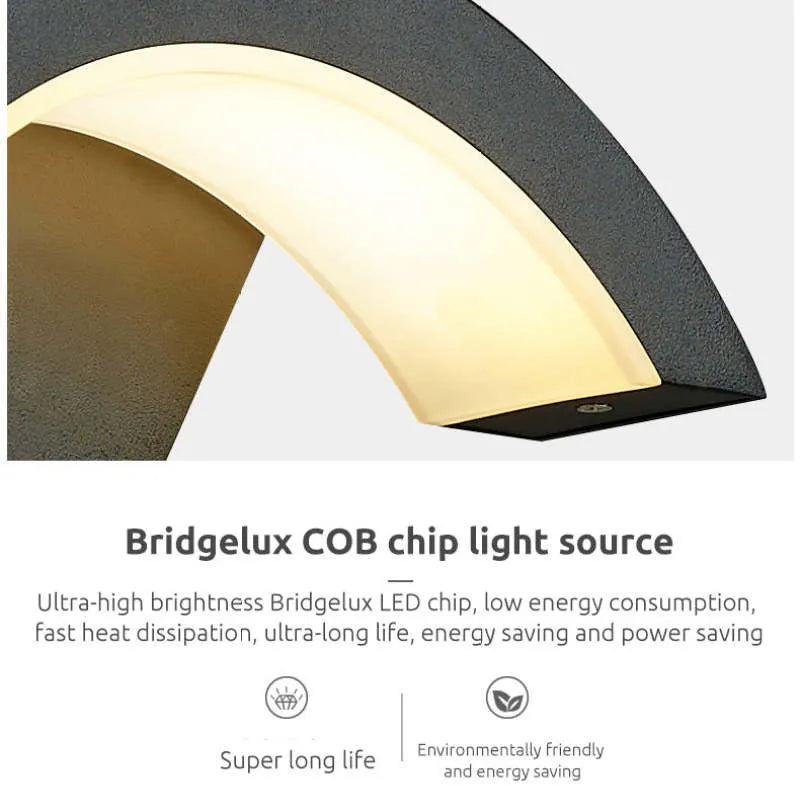 Applique murale extérieure à détecteur Elvon – LED en arc noire, étanche IP65