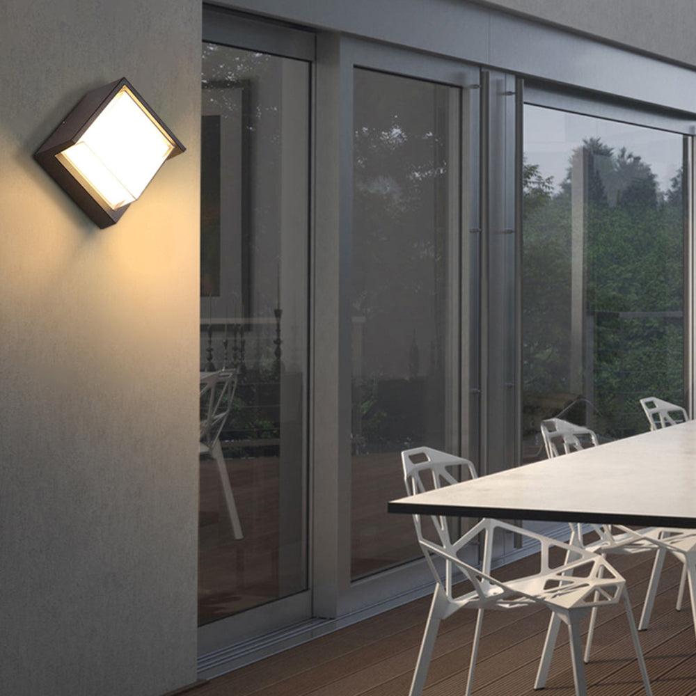 Applique murale extérieure carrée Ray – LED en métal noir et acrylique, blanc chaud