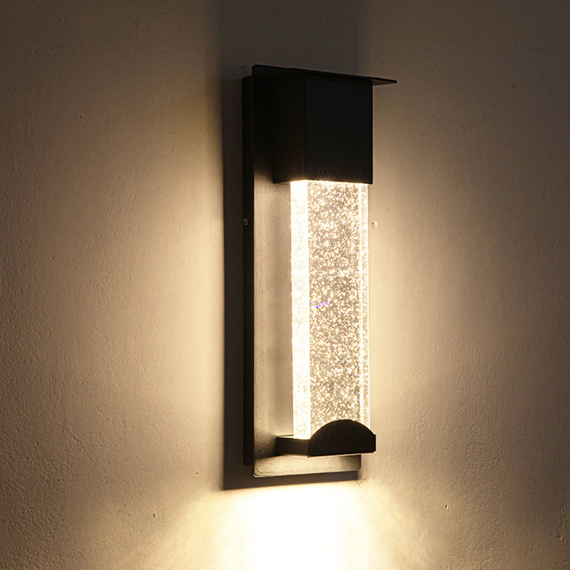Applique murale extérieure à détecteur Beryn – LED noire, effet ciel étoilé