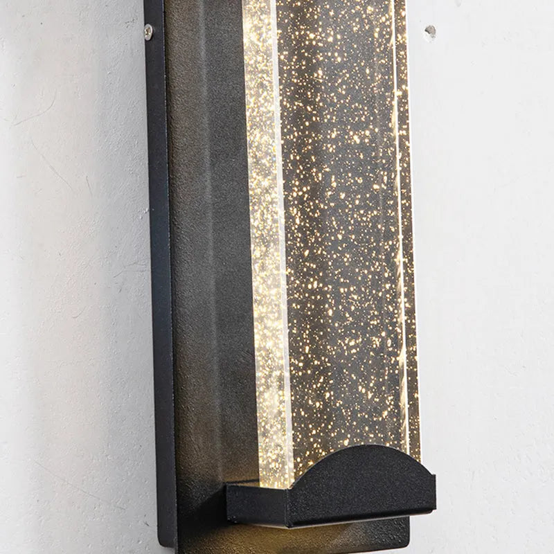 Applique murale extérieure à détecteur Beryn – LED noire, effet ciel étoilé
