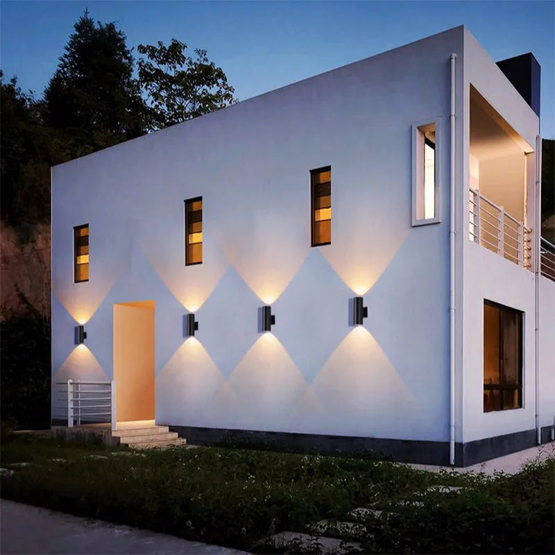 Applique murale extérieure double tête Kren – Métal noir et verre, LED blanc chaud