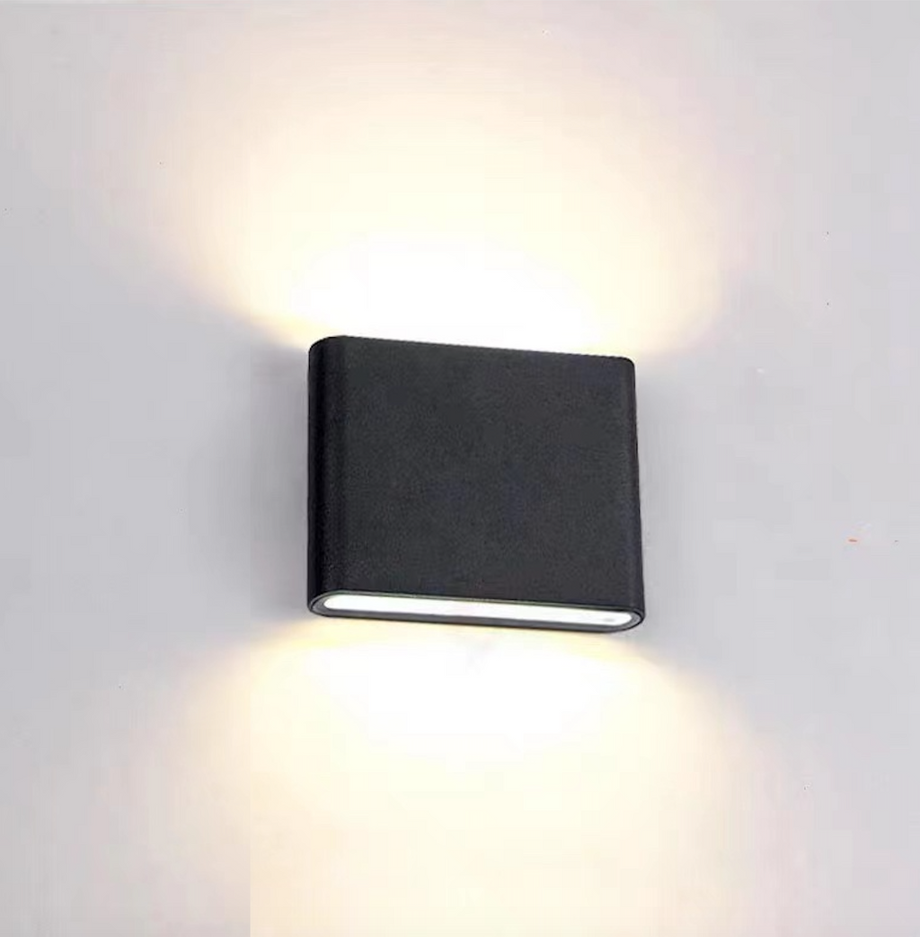 Applique murale extérieure étanche Bastro – Noir / 6 W / Blanc chaud (2700-3500 K)