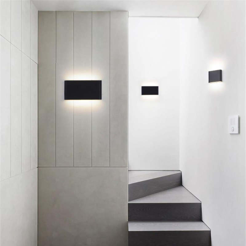 Applique murale extérieure étanche Bastro – LED rectangulaire noire ou blanche