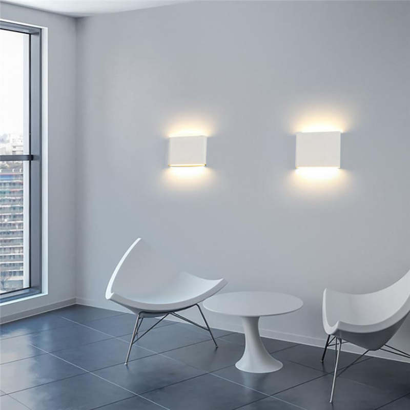 Applique murale extérieure étanche Bastro – LED rectangulaire noire ou blanche