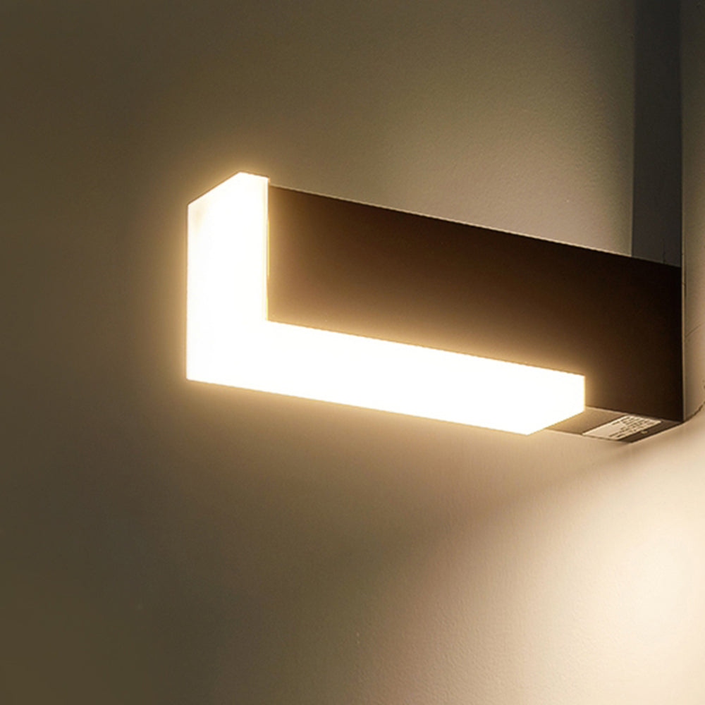 Applique murale extérieure géométrique Ray – Aluminium noir et acrylique givré, carrée ou inclinée