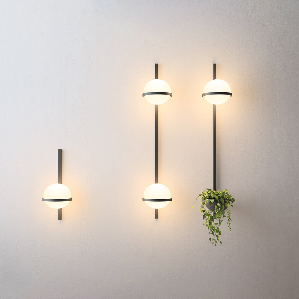 Applique murale extérieure à globes Ray – Sphères opalines LED étanches, version verticale