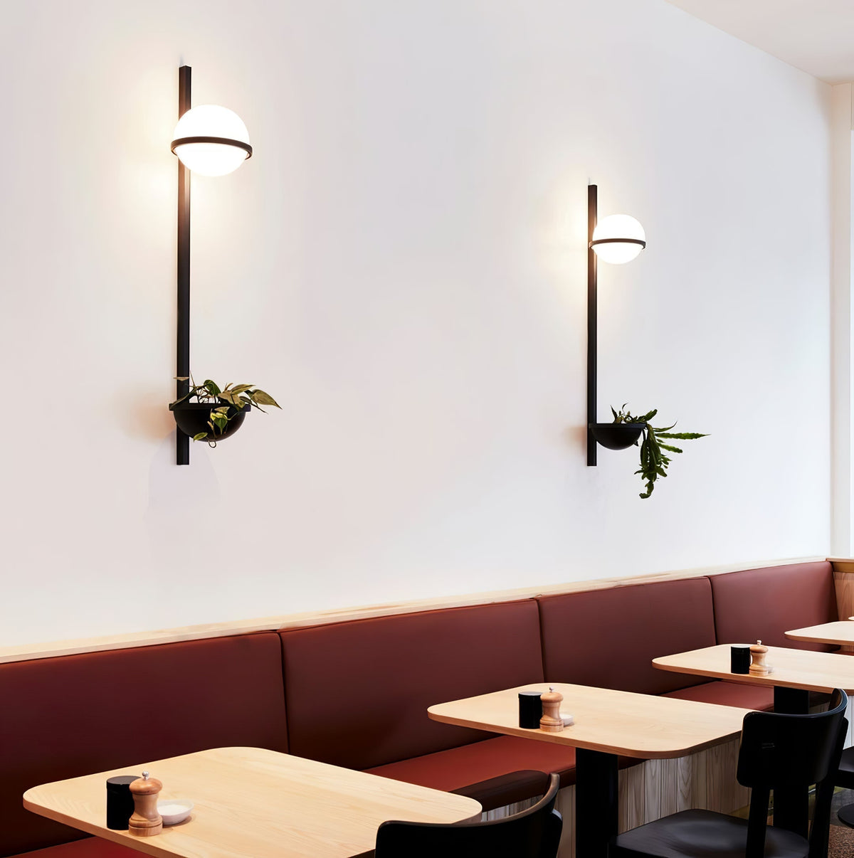 Applique murale extérieure à globes Ray – Sphères opalines LED étanches, version verticale