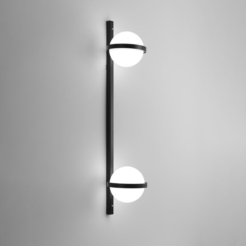 Applique murale extérieure à globes Ray – Sphères opalines LED étanches, version verticale