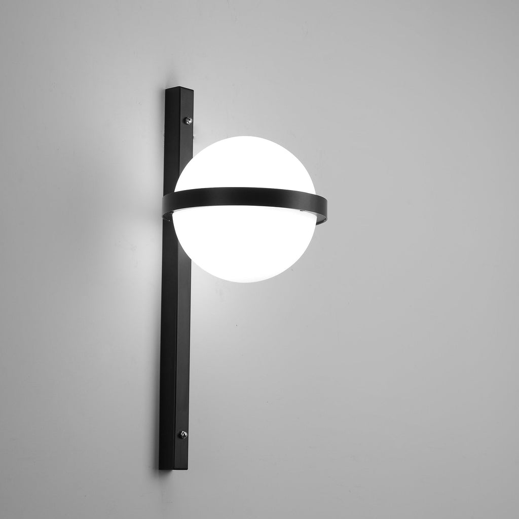 Applique murale extérieure à globes Ray – Sphères opalines LED étanches, version verticale