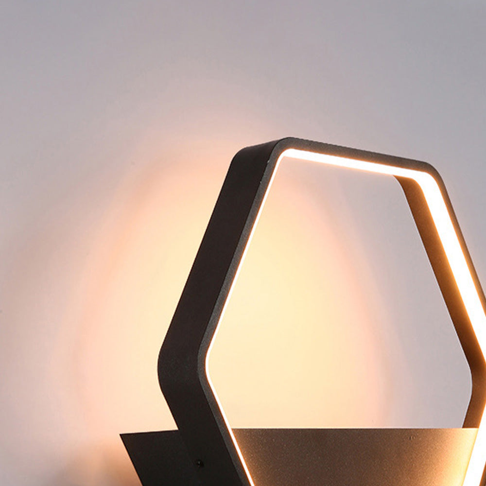Applique murale extérieure hexagonale à tablette Ray – Anneau LED noir, filaire ou solaire