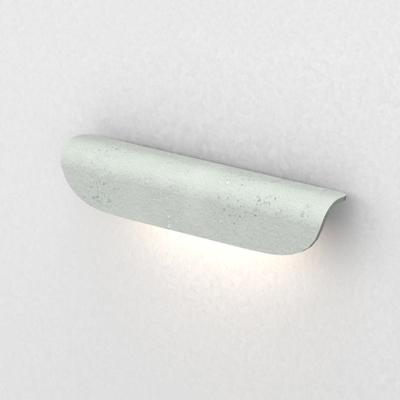 Applique murale extérieure incurvée Ray – Ruban LED en métal et verre, blanc chaud
