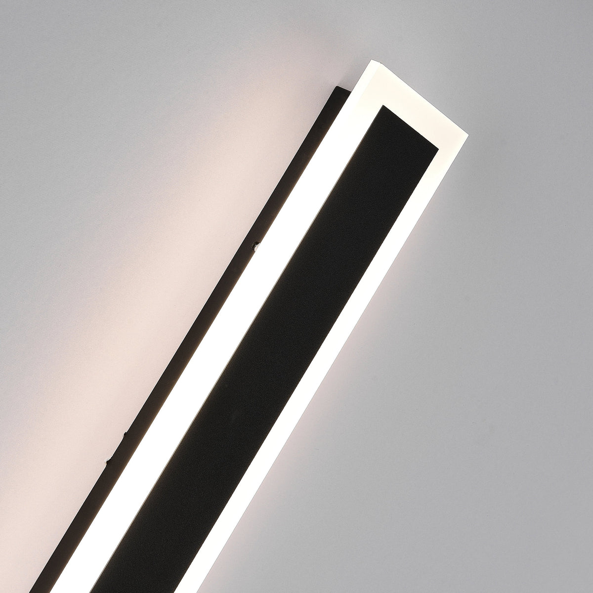 Applique murale extérieure linéaire Vynn – LED étanche, télécommande ou détecteur