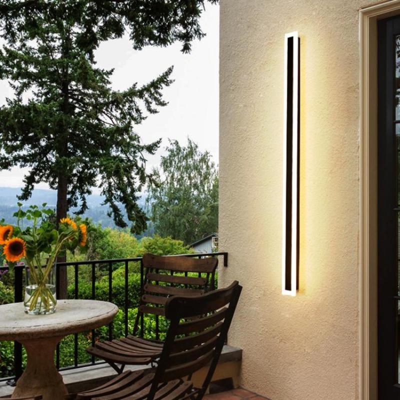 Applique murale extérieure linéaire Vynn – LED étanche, télécommande ou détecteur