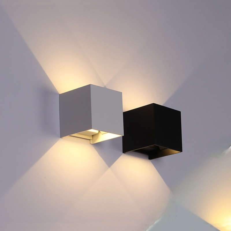 Applique murale extérieure orientable Nexu – Carré LED étanche en métal, 3 coloris