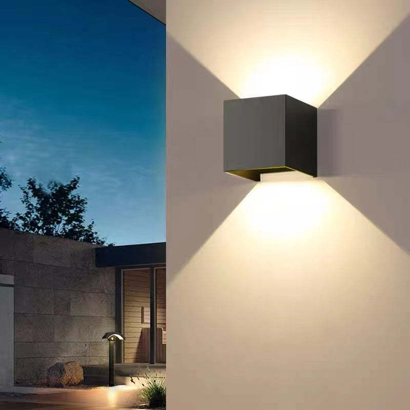 Applique murale extérieure orientable Nexu – Carré LED étanche en métal, 3 coloris