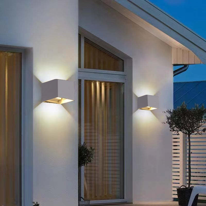 Applique murale extérieure orientable Nexu – Carré LED étanche en métal, 3 coloris