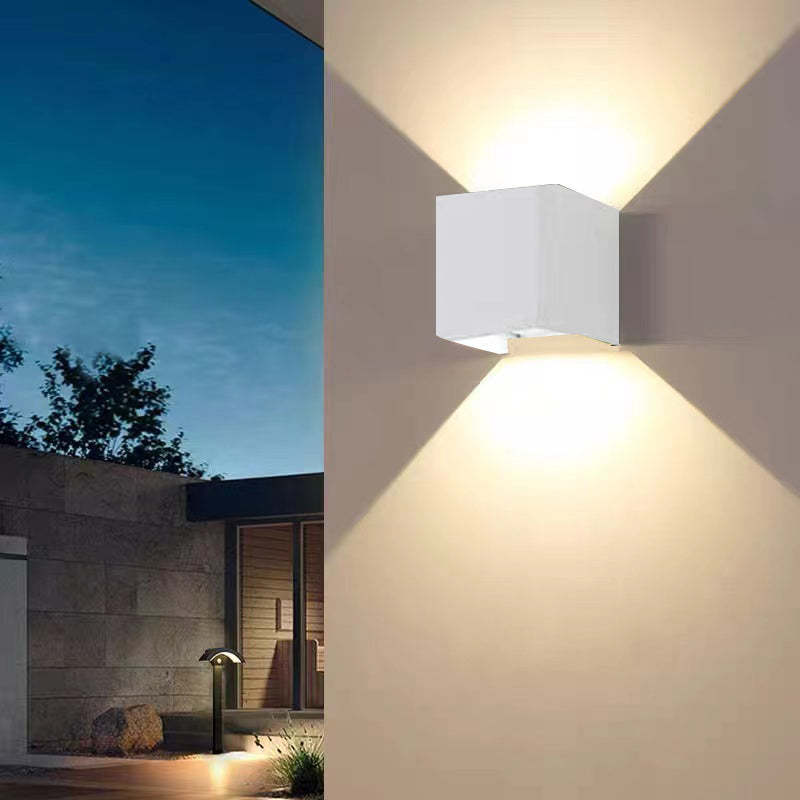 Applique murale extérieure orientable Nexu – Carré LED étanche en métal, 3 coloris