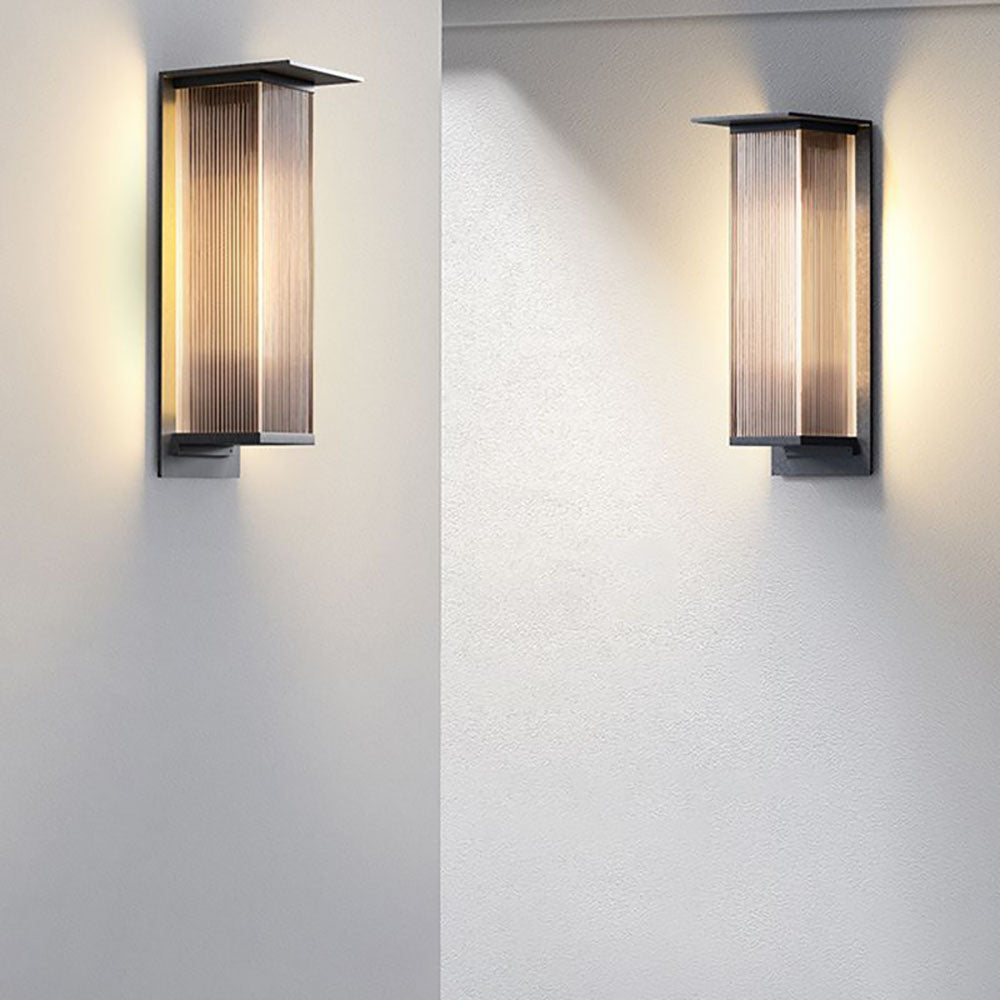 Applique murale extérieure rectangulaire Ray – LED en métal noir et acrylique, IP68