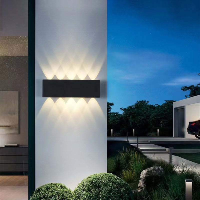 Applique murale extérieure rectangulaire Tronix – LED effet vague, noire ou blanche