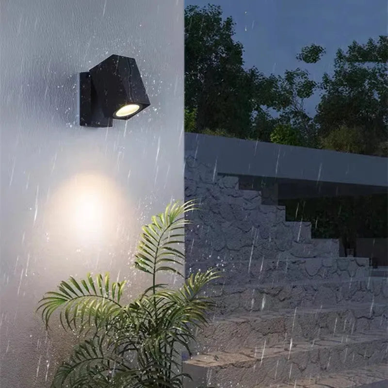 Applique murale extérieure orientable Artiq – Spot LED en métal noir IP65