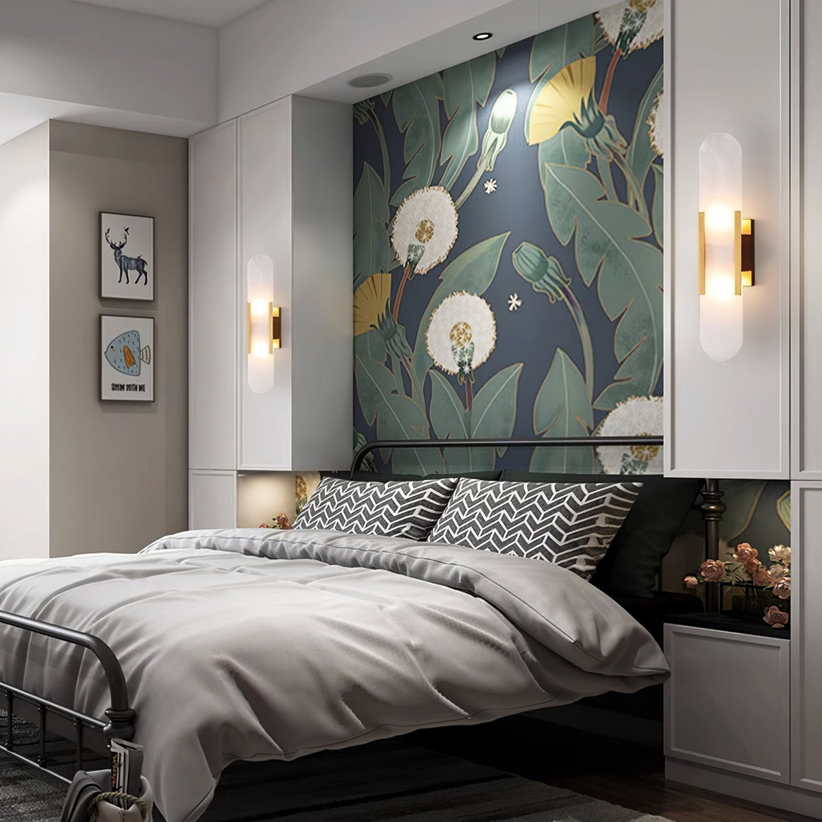 Applique murale en albâtre Veo – Silhouette allongée, détails en métal laiton ou cuivre