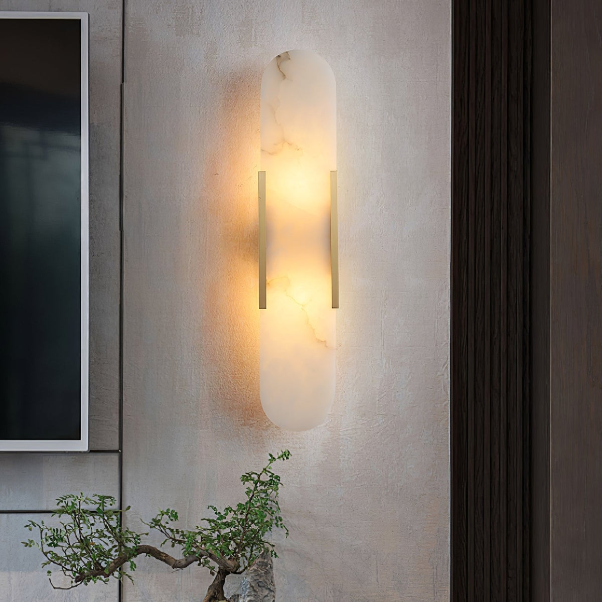 Applique murale en albâtre Veo – Silhouette allongée, détails en métal laiton ou cuivre