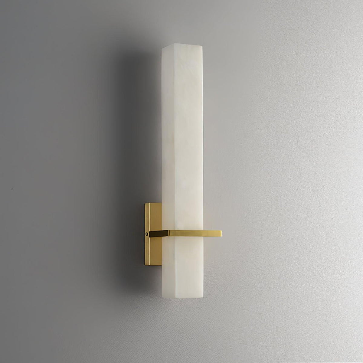 Applique murale en albâtre Ritta – Cube blanc et laiton, LED blanc chaud ou froid