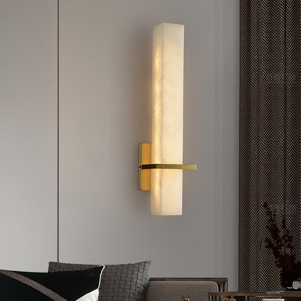 Applique murale en albâtre Ritta – Cube blanc et laiton, LED blanc chaud ou froid