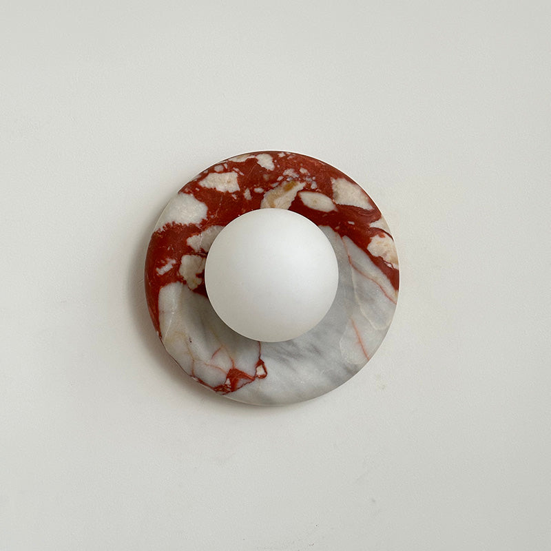 Applique murale en marbre Avi – Globe en verre sur platine de pierre arrondie