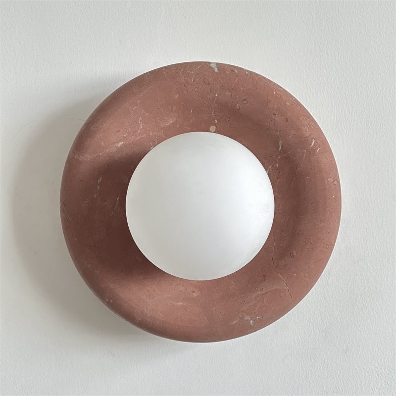 Applique murale en marbre Avi – Globe en verre sur platine de pierre arrondie