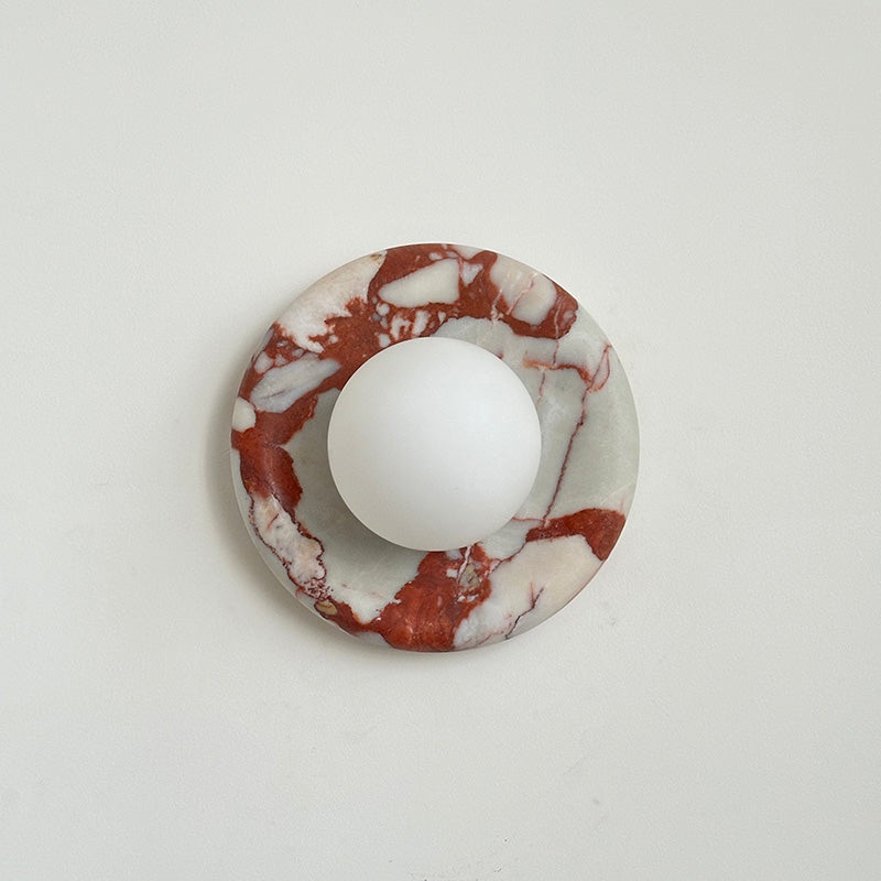 Applique murale en marbre Avi – Globe en verre sur platine de pierre arrondie