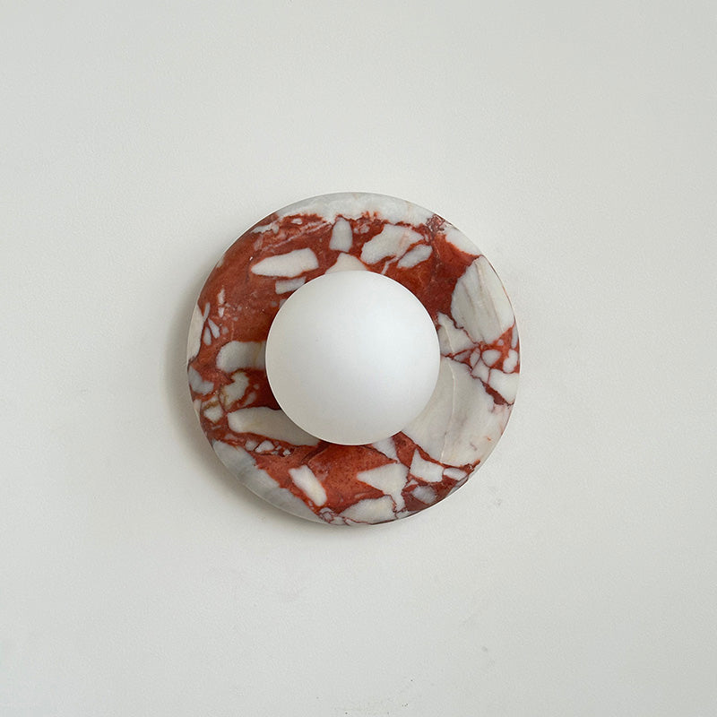Applique murale en marbre Avi – Globe en verre sur platine de pierre arrondie