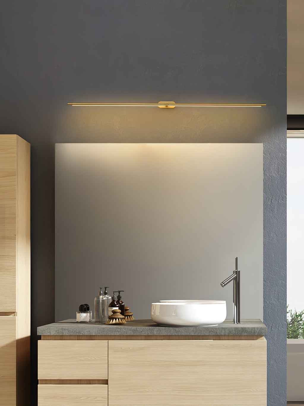 Applique murale linéaire rechargeable Flano – LED sans fil, noire ou dorée