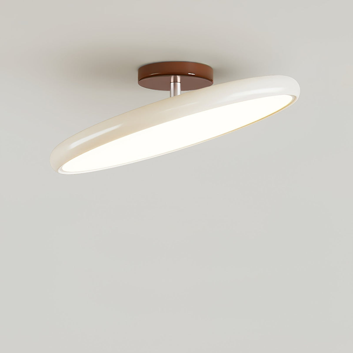 Plafonnier orientable coloré Fyne – Métal et acrylique, tête réglable beige ou verte