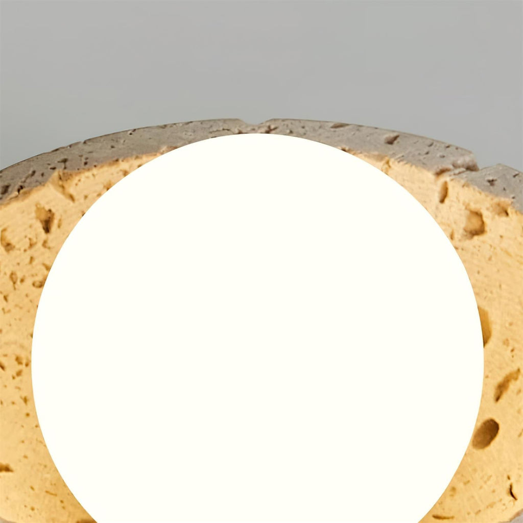 Plafonnier en travertin Mysa – Globe en verre et bois, luminaire minimaliste en pierre