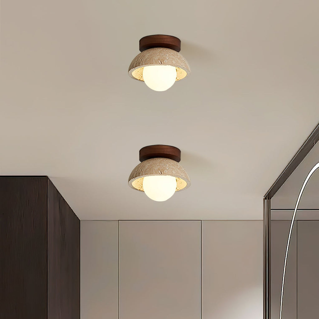 Plafonnier en travertin Mysa – Globe en verre et bois, luminaire minimaliste en pierre