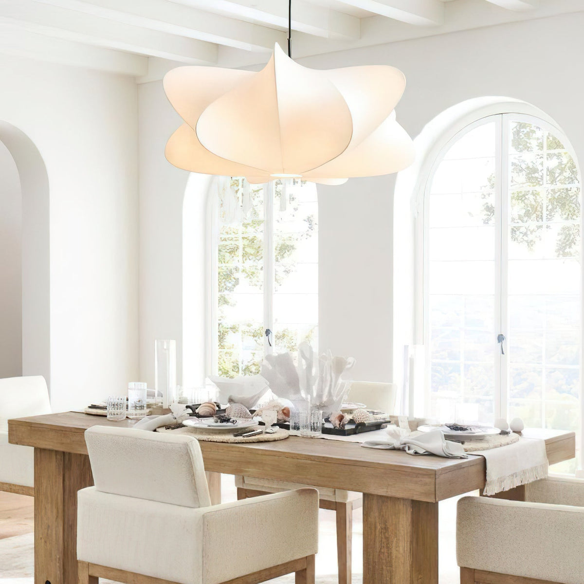 Suspension cocon en soie Pino – Luminaire organique en soie de mûrier et métal