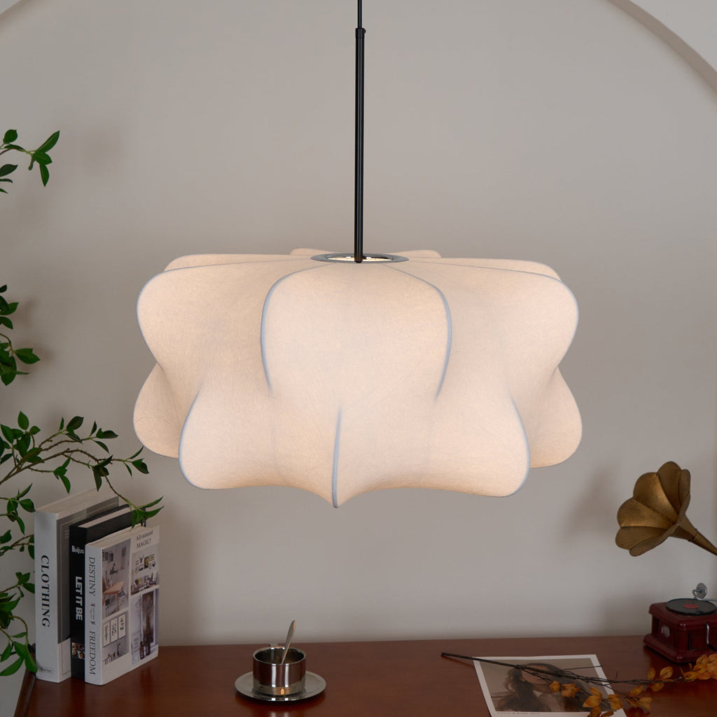 Suspension cocon en soie Pino – Luminaire organique en soie de mûrier et métal