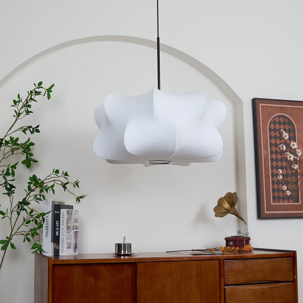 Suspension cocon en soie Pino – Luminaire organique en soie de mûrier et métal