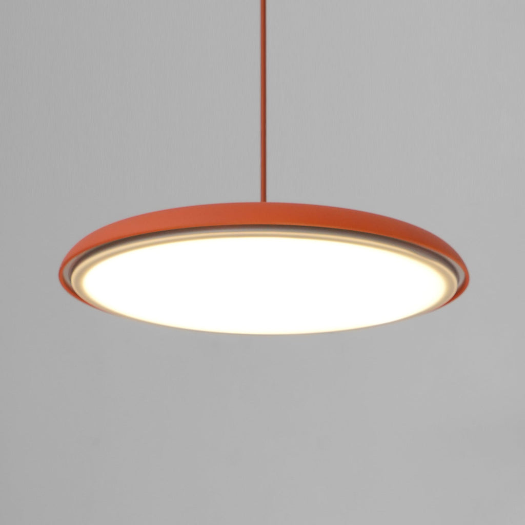 Suspension LED colorée Orik – Dôme macaron en acrylique et métal, 8 coloris