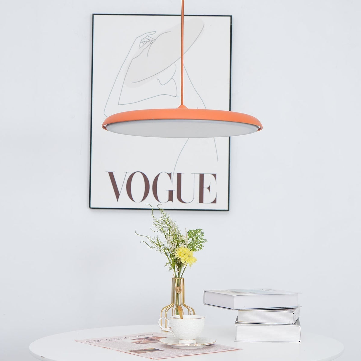 Suspension LED colorée Orik – Dôme macaron en acrylique et métal, 8 coloris