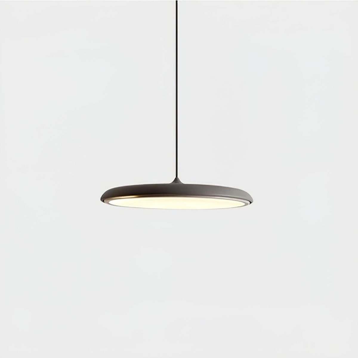Suspension LED colorée Orik – Dôme macaron en acrylique et métal, 8 coloris