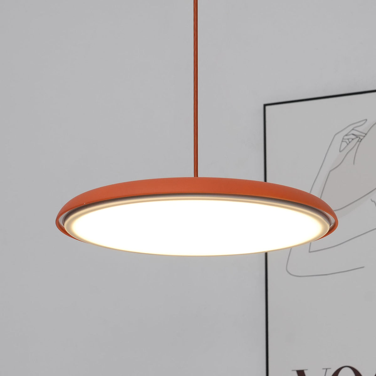 Suspension LED colorée Orik – Dôme macaron en acrylique et métal, 8 coloris