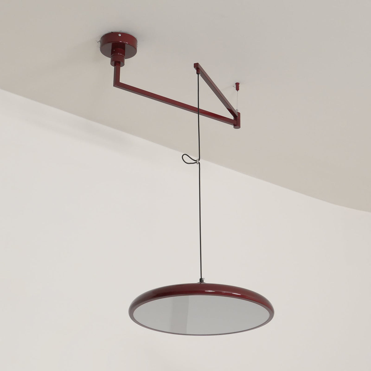 Suspension en métal à bras orientable Flux – Coloris Morandi, LED intégrée