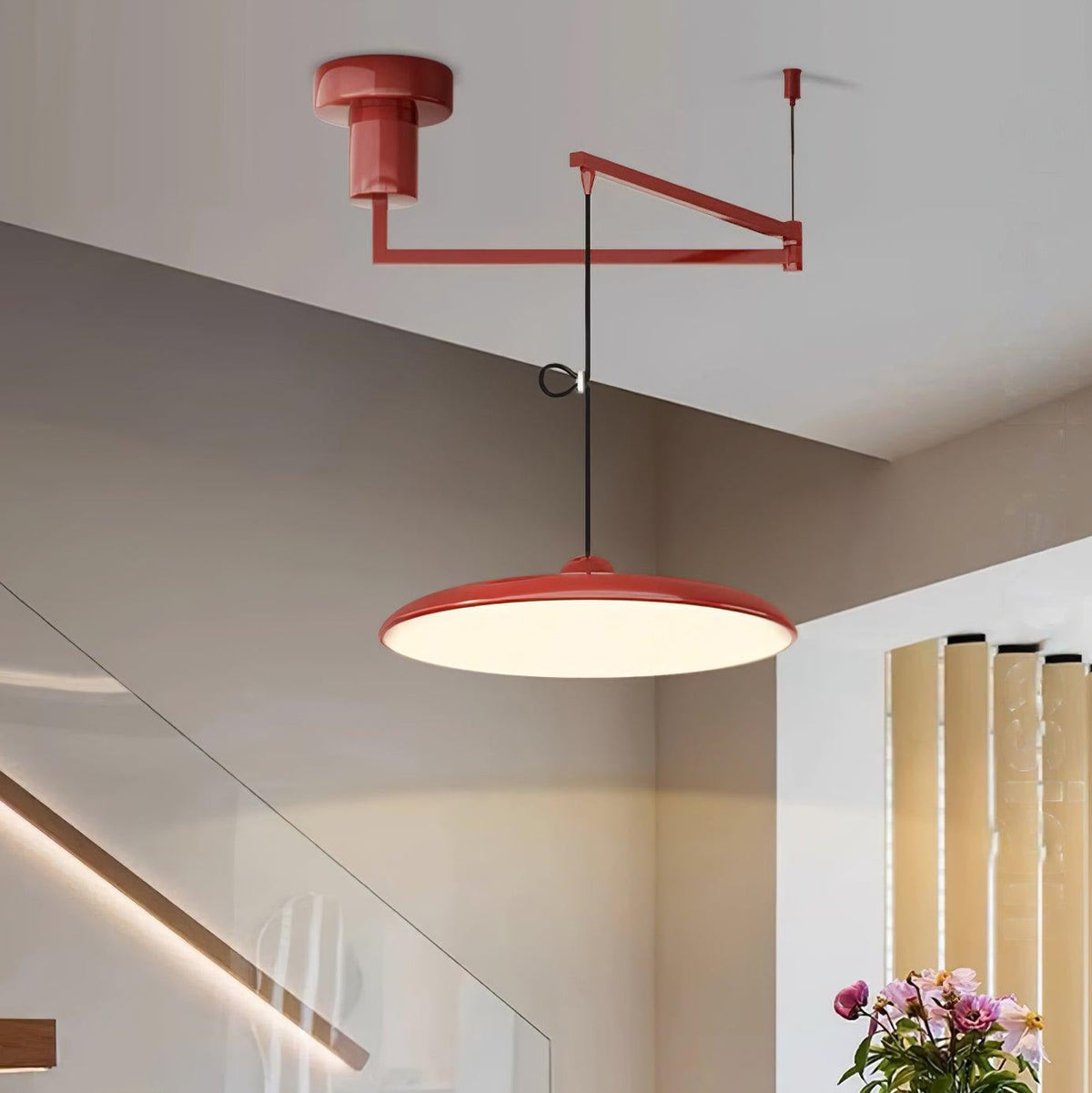 Suspension en métal à bras orientable Flux – Coloris Morandi, LED intégrée