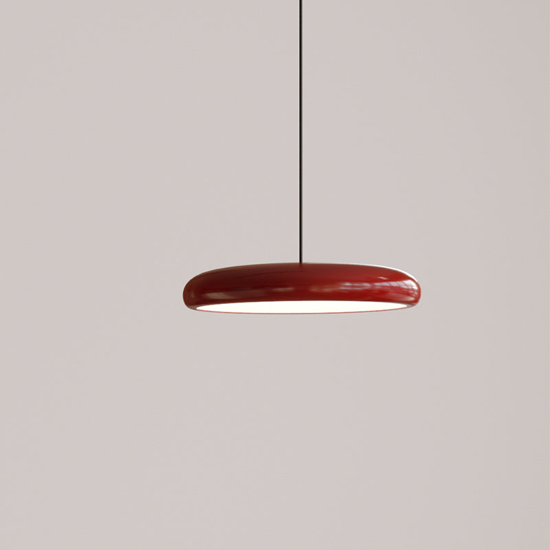 Suspension colorée en métal Aria – Abat-jour acrylique rouge, noir ou argent