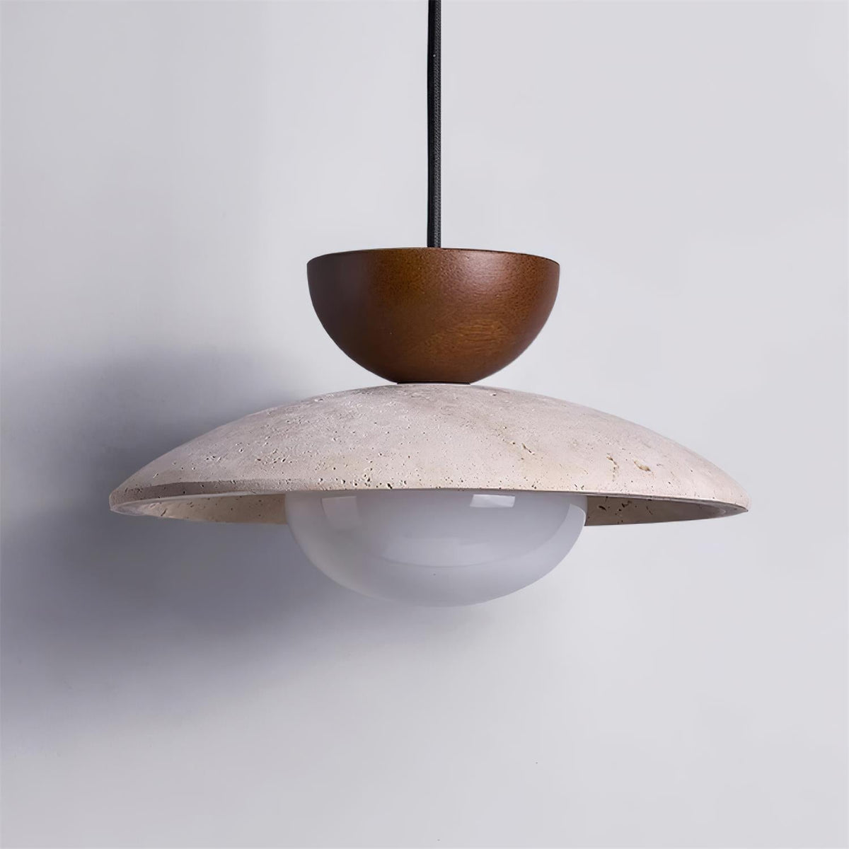 Suspension en travertin Cleo – Luminaire naturel à abat-jour en pierre et bois