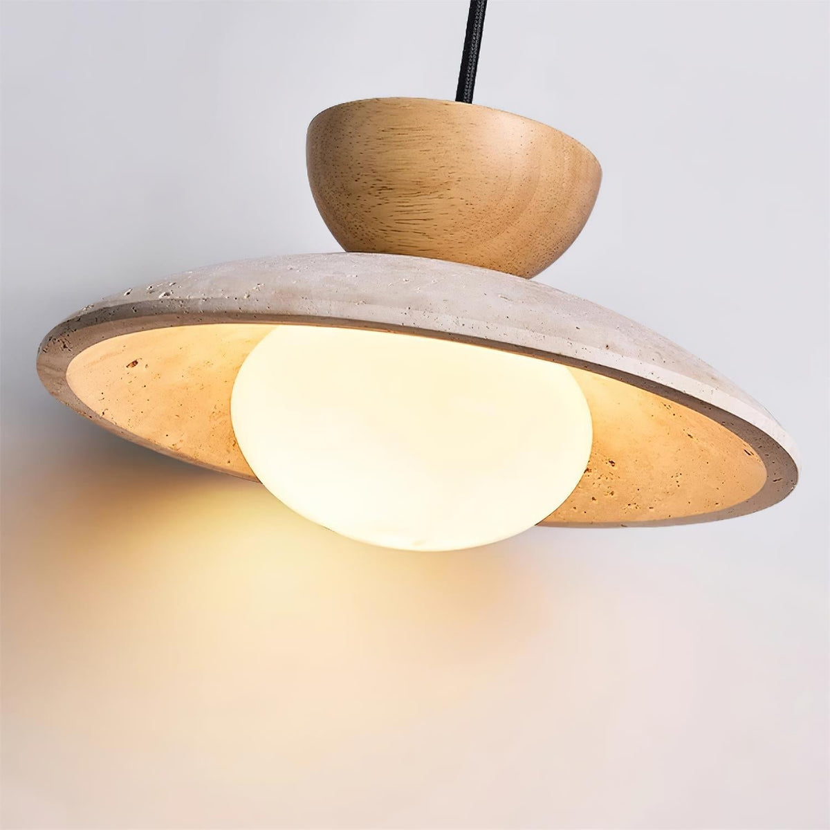 Suspension en travertin Cleo – Luminaire naturel à abat-jour en pierre et bois