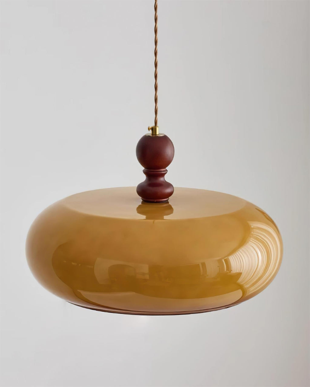 Suspension en verre ambré Eldom – Abat-jour brun et finition noyer, style rétro
